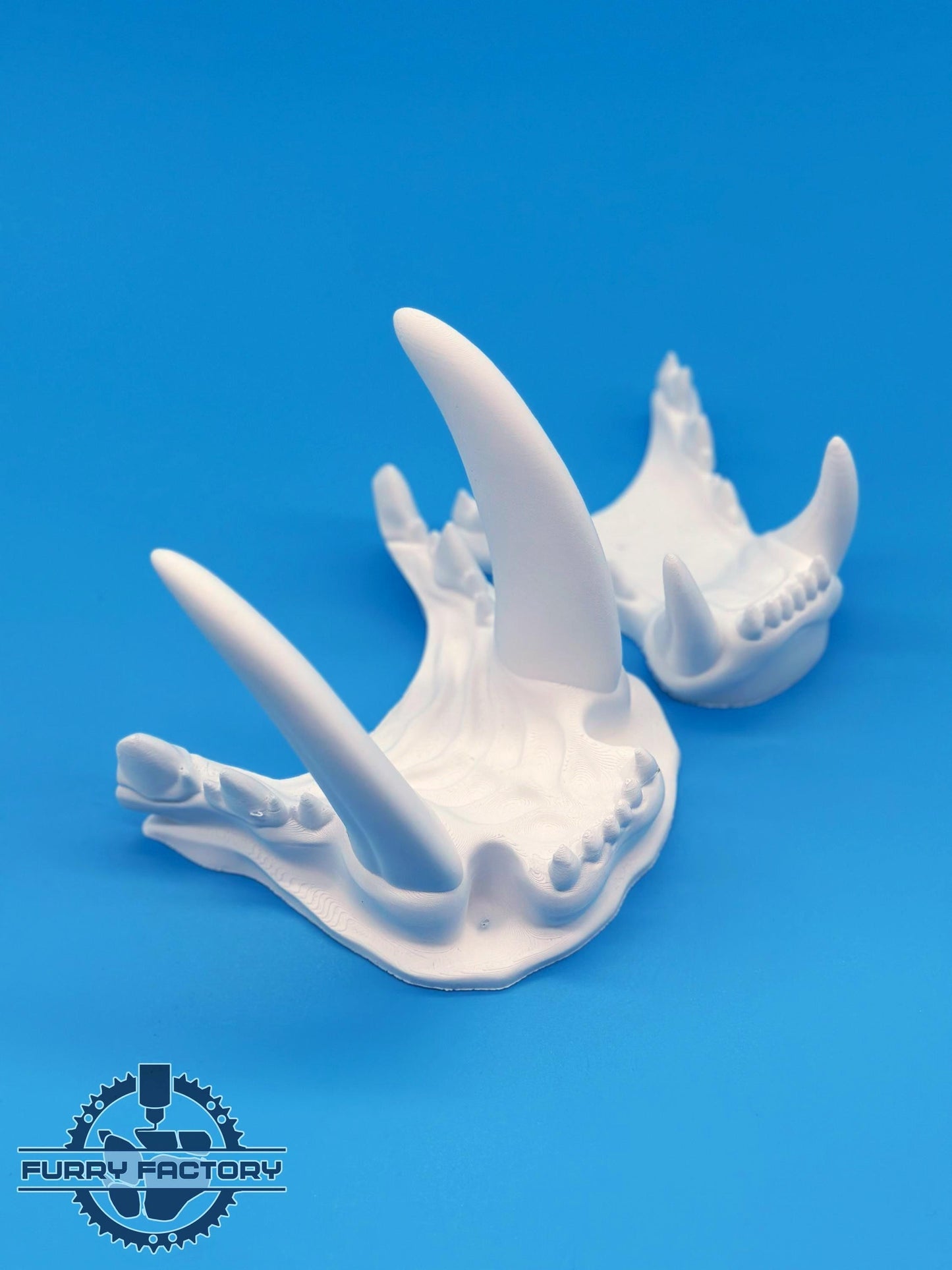 Sabertooth-Fursuit-Kopf-Basis: Realistischer 3D-gedruckter beweglicher Kiefer vorgeschnittener Smilodon-Rohling